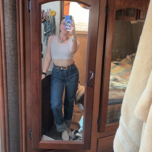 Meet your Posher, Mykaela - Picture 2 of 5